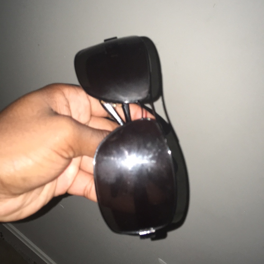 Gucci shades - Picture 2 of 3